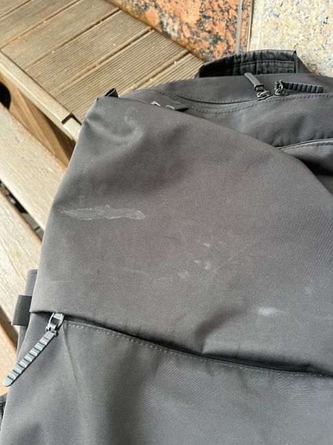 가방에 이물질이 묻어서 세척하려하는데요?의 1번 째 이미지