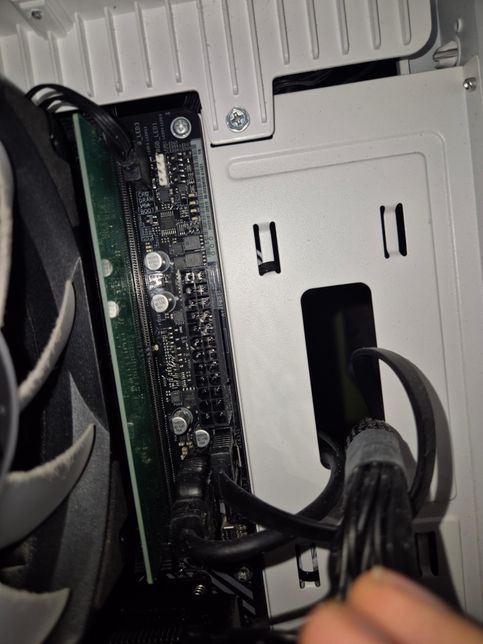 컴퓨터 파워 선 이거 혹시 불량인가요?의 1번 째 이미지