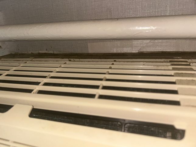 안녕하세요 벽걸이 에어컨 청소를 맡겼는데 원래 이렇게 하는지 아니면 업자가 대충 한건지 궁금해요!의 1번 째 이미지