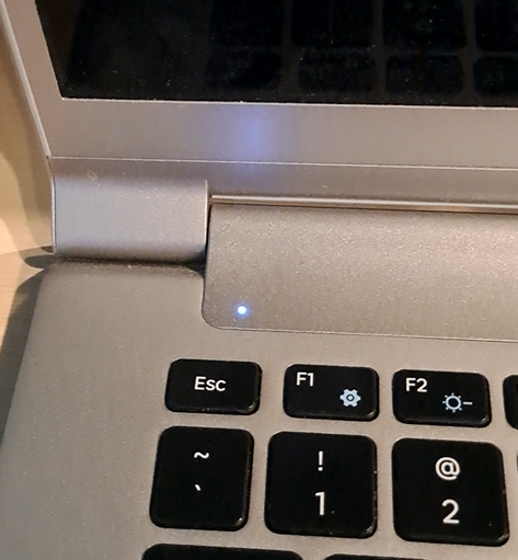 (노트북)전원은 안 들어오는데 깜빡거리는 불빛은?의 1번 째 이미지