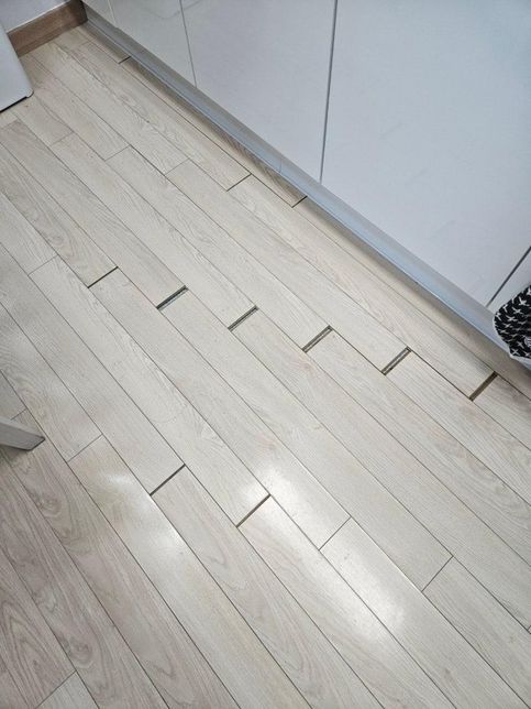 전세 퇴거시 집주인측이 마룻바닥 및 에어컨 고장에 대해 문제를 제기 할 경우의 0번 째 이미지