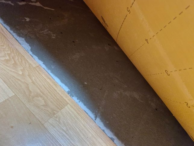 방 바닥 콘트리트 공사후 장판 밑 물 습기의 0번 째 이미지