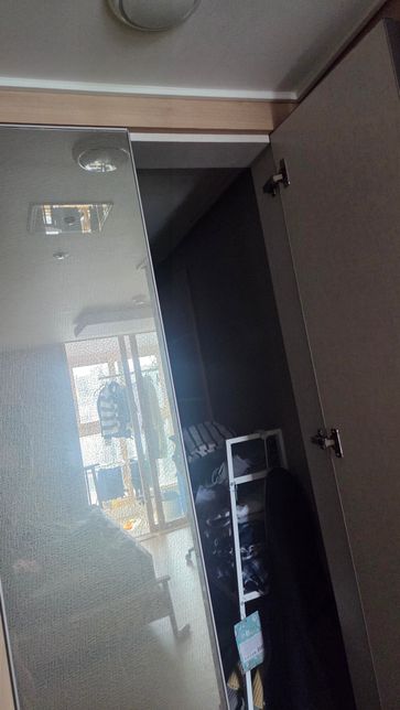 안방 옷장 문 경첩수리 질문이요~~~의 0번 째 이미지