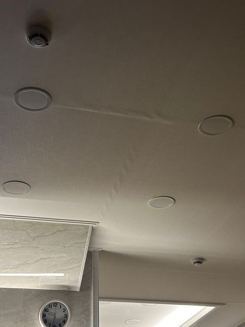 천장 벽지가 들떠보이는데 왜이런걸까요?의 1번 째 이미지