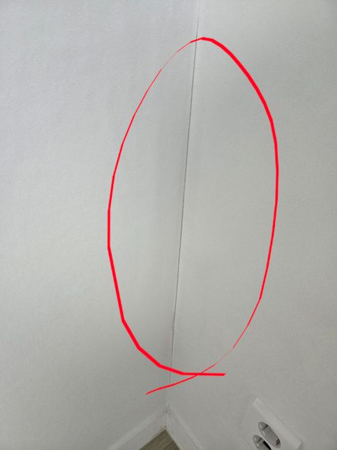 오늘 도배했는데 모서리 하자 체크 좀 해주세요.의 0번 째 이미지