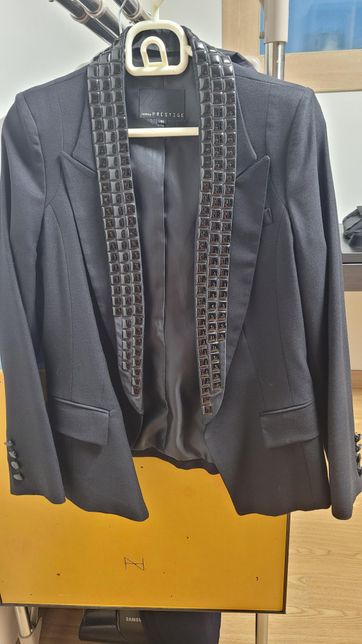 옷에 달린 플라스틱장식 인데요 드라이 크리닝 될까요의 1번 째 이미지