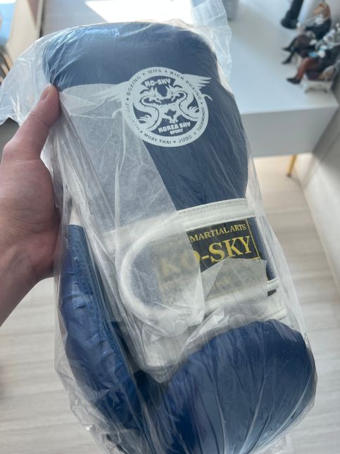 혹시 이 글러브 아시는분 계실까요??의 0번 째 이미지