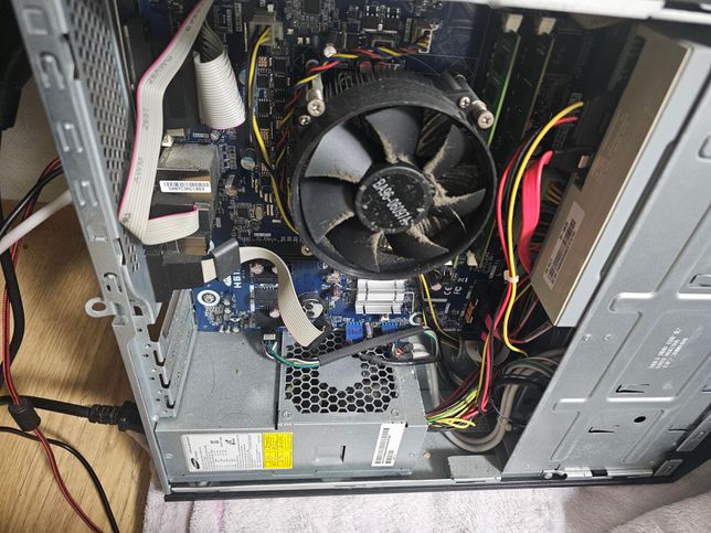 본체 먼지 이정도면 청소 해야하나요?의 1번 째 이미지