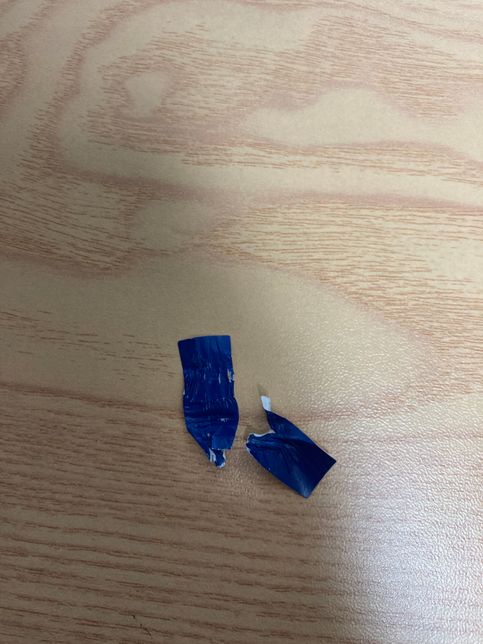 위 사진에 있는 배터리 절연 시트? 종이? 제품명을 알고 싶습니다.의 1번 째 이미지