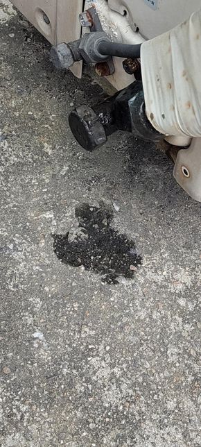 에어컨 틀면 실외기 저부분에 원래 물 떨어지나요??의 0번 째 이미지