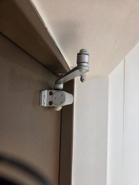 문열때나 닫을때 부드럽게열고닫고를 조절하루있을까요?의 2번 째 이미지