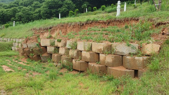 무너진 보강토옹벽 어떻게 재공사 하는게 좋을까요?의 1번 째 이미지