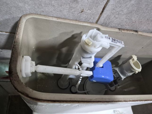 변기 부품 교체해야 하는지 문의드려요의 3번 째 이미지