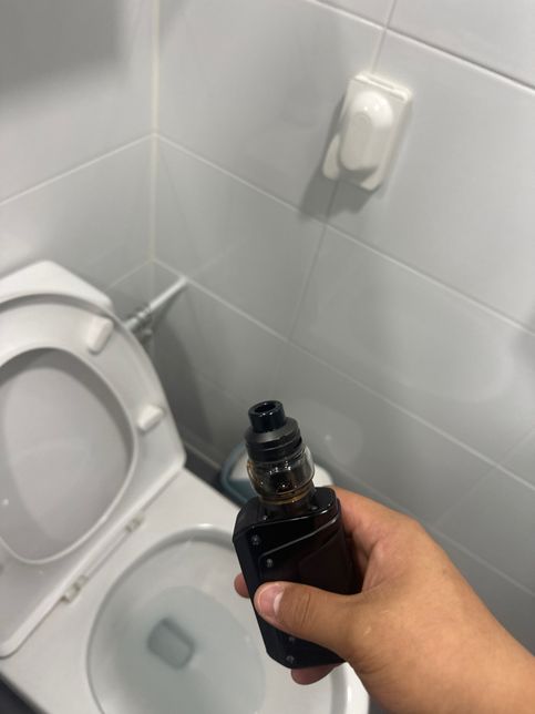 전자담배 거꾸로 놓으면 액상이 새는데 정상인가요의 0번 째 이미지