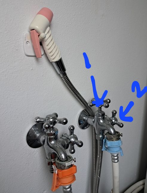 베란다에 있는 수도 사용법이 어떻게 되나요?의 0번 째 이미지