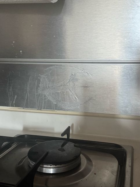 메탈시트지로 되어있는 시공 관련 문의 드립니다.의 0번 째 이미지