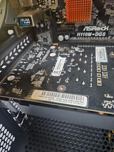 그래픽카드 제조일? 어떻게 보는건가요. 사진의 2번 째 이미지