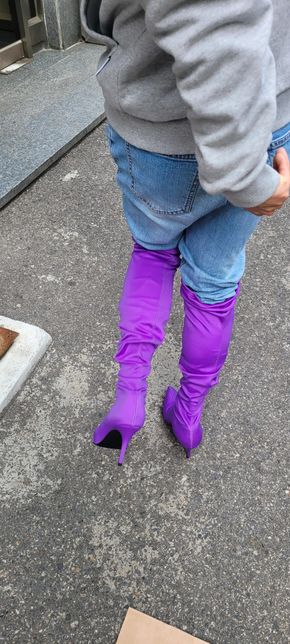 굽이높고 코가뾰족한 신발신고 다닐때 사이즈 크고 넘어질 위험이 훨씬크나요?의 2번 째 이미지