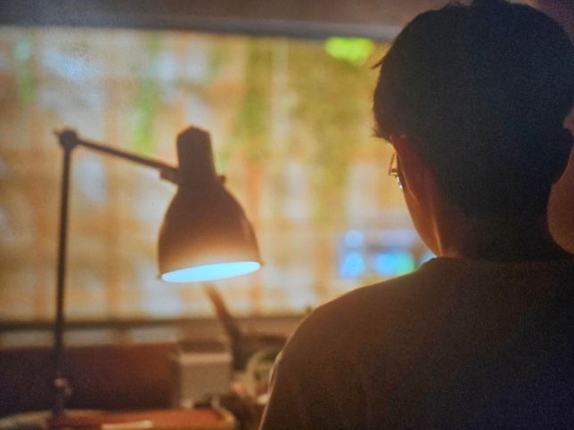 혹시 그 해 우리는 조명 정보 아시는 분?의 1번 째 이미지