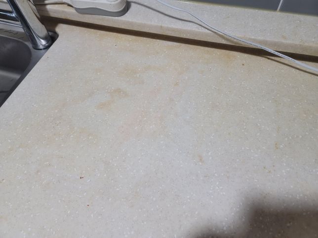 주방 싱크대 옆 상판 오염이 심한데 청소 방법 알려주세요의 0번 째 이미지