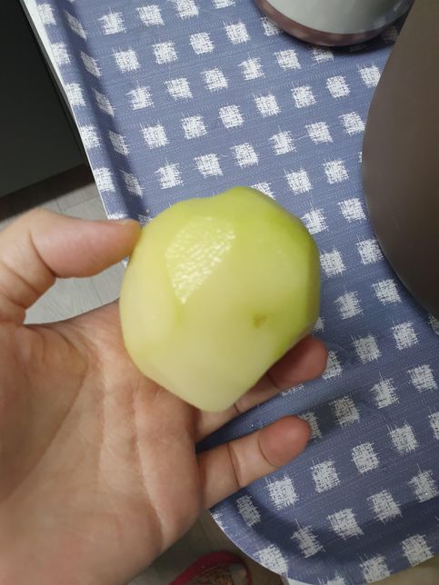 초록빛나는 감자 먹어도될까요???의 0번 째 이미지