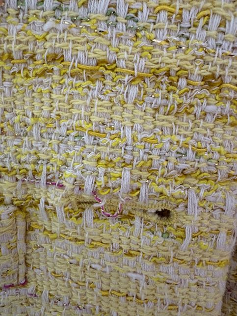 세탁소에 맡긴 옷이 이상하게 되어서 왔어요의 1번 째 이미지