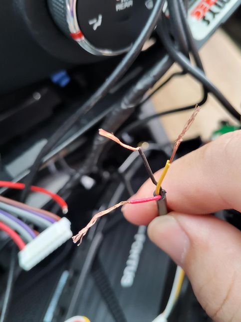 후방카메라 전기선 질문좀요 중고차 배선의 1번 째 이미지