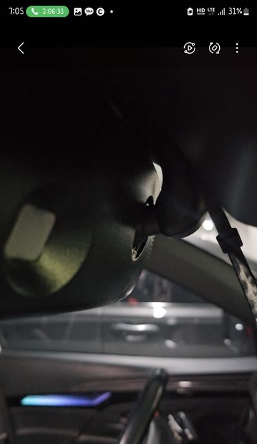 룸미러 고정 부분이 고장났는데 고수분들 도와주실래요?의 0번 째 이미지