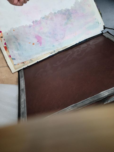 작업실 방수가 안되어 작품 물에 젖었어요 (보상)의 0번 째 이미지