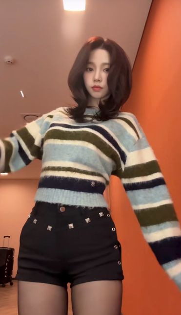 카리나 바지 정보 좀 알려주세요! 구매링크도요ㅠㅠ의 0번 째 이미지