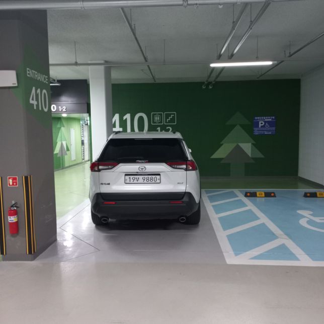 아파트 지하주차장에서 주차라인이 아닌 곳에 주차한 차량 신고가 가능한가요?의 0번 째 이미지