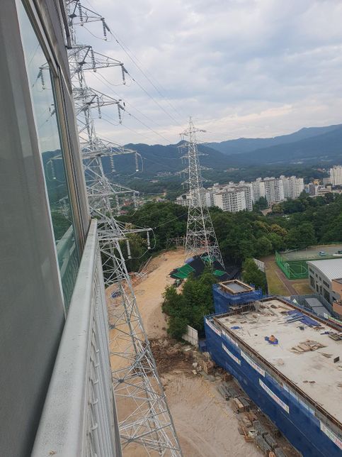 이정도 거리의 송전탑 괜찮은가요??의 0번 째 이미지