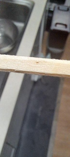 사진에 있는 나무젓가락 점이 곰팡이인지 아닌지 알고싶습니다의 2번 째 이미지