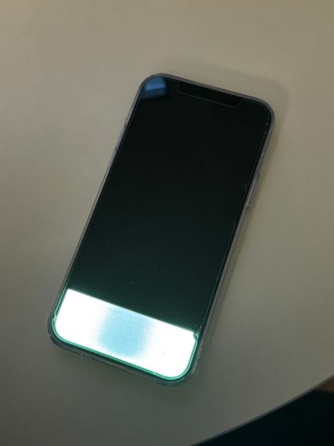 손상된 아이폰인데 중고가 얼마로 책정하면 좋을까요?의 1번 째 이미지