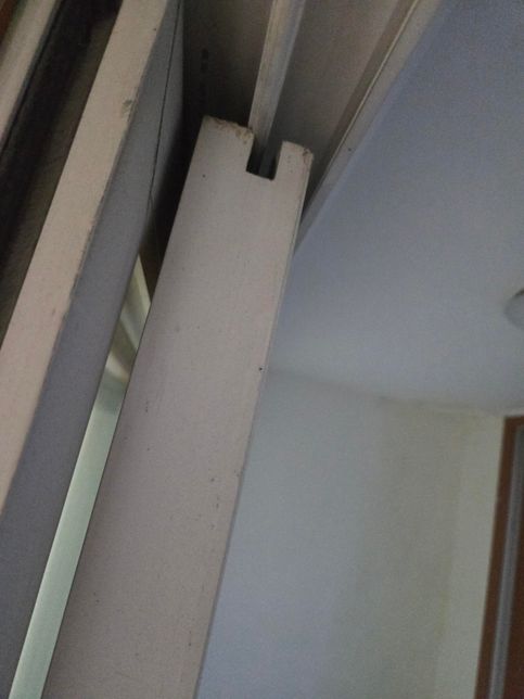 샷시가 내려앉거나 휜거같은데 교체해야할까요?의 0번 째 이미지