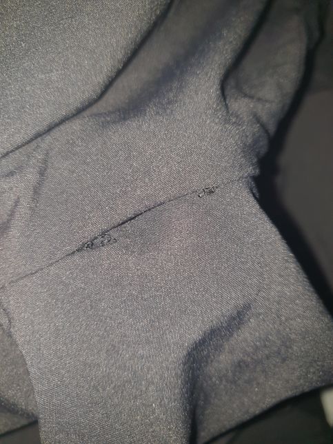 바지가 박음선 따라 실 풀어졌을때 세탁소에 맡기면 수선 해주나요?의 0번 째 이미지