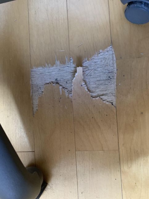 집 마루바닥인데 이거 어떻게 수리하면 좋을까요?의 0번 째 이미지