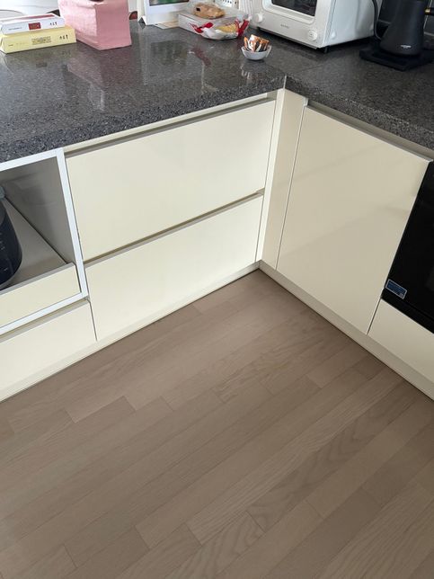 필름시공 범위(사진참고) 이정도 하면 견적이 어느정도일까요?의 0번 째 이미지