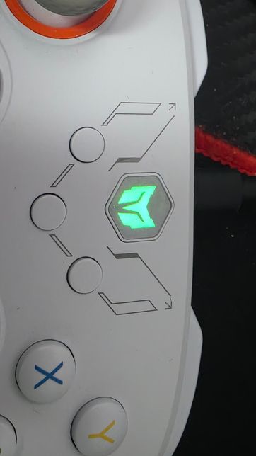 블리츠2 게임패드 블루트스 누른후 깜박이다가 꺼짐의 1번 째 이미지