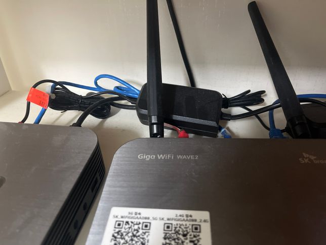 자취방 옵션 티비 안 봐서 셋톱박스 빼놓을라 하는데 이 선들 빼도 되나요?의 0번 째 이미지