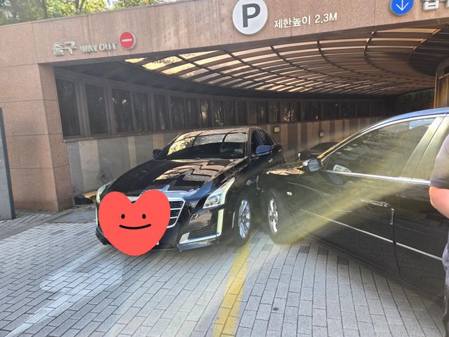 주차장 출입구 사고 과실여부 질문드립니다의 1번 째 이미지