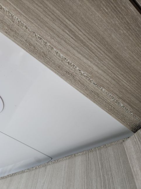 안방 화장실 문틀과 문에 생기는 의문의 가루에 정체가 뭘까요?의 1번 째 이미지