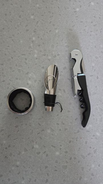 와인 상자에 둥근 고리의 용도는 무엇인가요의 0번 째 이미지