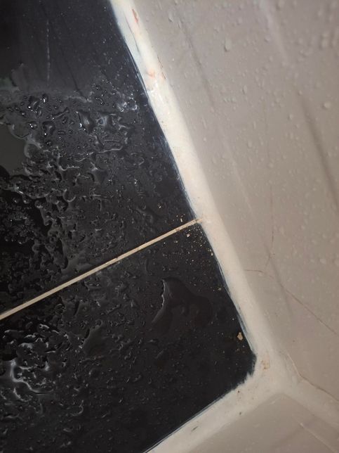 화장실에서 이렇게 변색이 되는 건 뭐 때문인가요의 3번 째 이미지