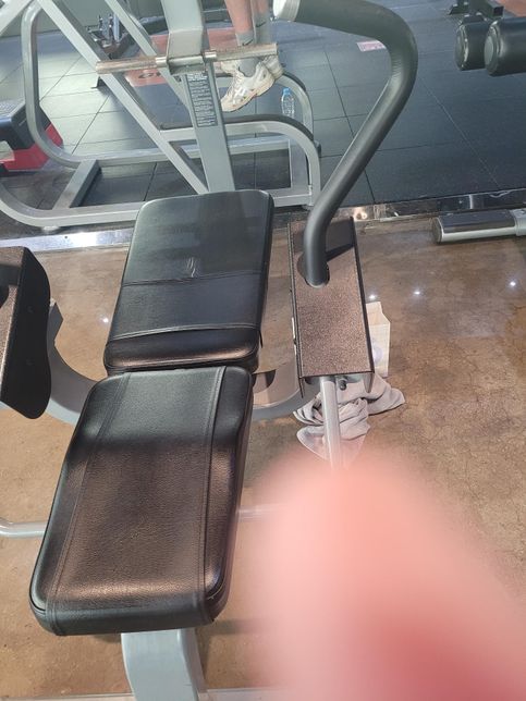 운동기구 와 운동기구 정확한 사용동작 좀 알려주세요의 0번 째 이미지