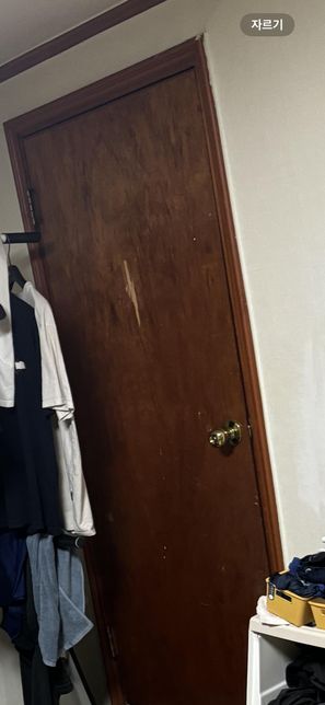 사진에 보이는 문에 페이트칠이 가능할까요?의 0번 째 이미지
