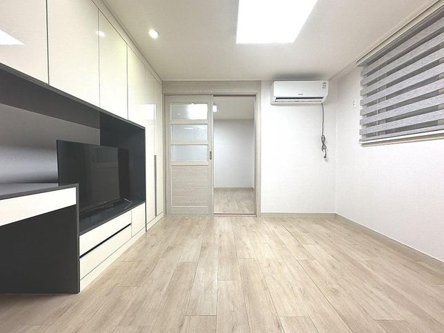 남자 자취방 가구 색상 및 배치 도와주세요의 1번 째 이미지