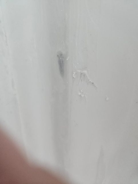 실리콘 안쪽에 곰팡이 인지 궁금 합니다의 0번 째 이미지