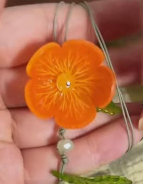 이런 꽃을 만드는 공예는 무엇인가요?의 0번 째 이미지