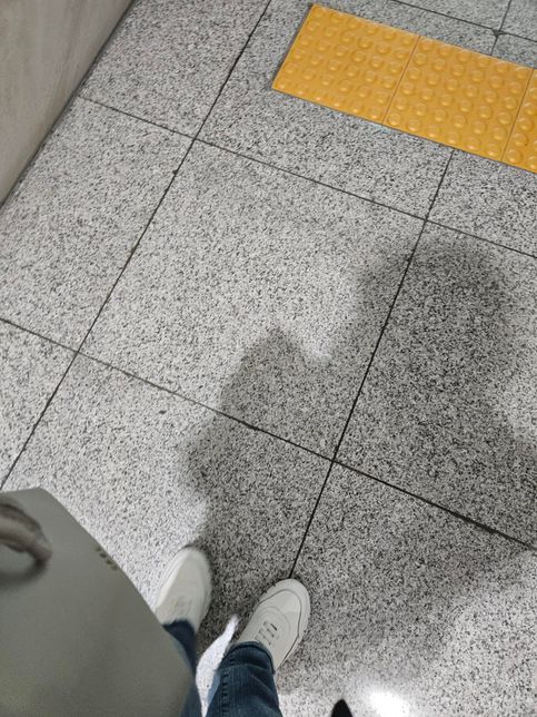 바닥타일 청소 어떻게 해야 덜 힘들고 깨끗할까요?의 2번 째 이미지